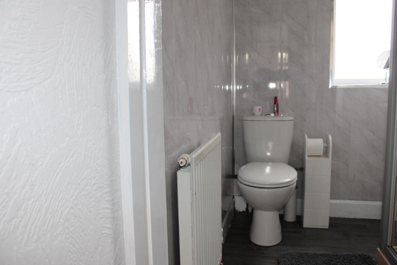 Cosy Home For Business, Contractors, Families Near Walsgrave Hospital, Supermarket Free Parking Apartment Coventry