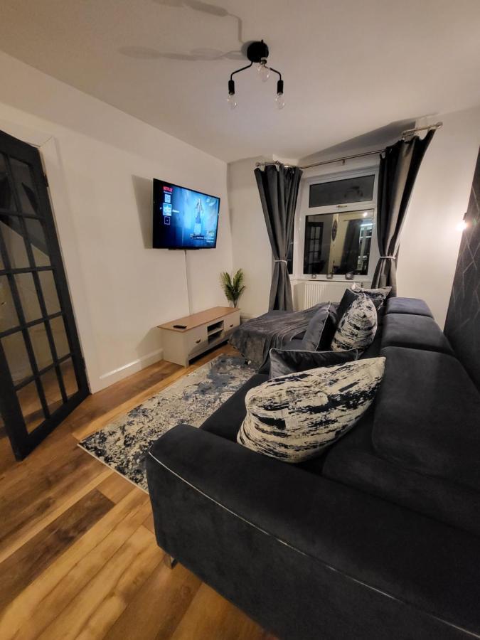 Cosy Home For Business, Contractors, Families Near Walsgrave Hospital, Supermarket Free Parking * Coventry