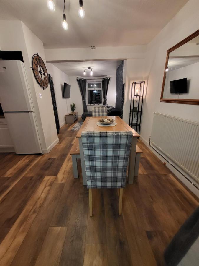 Cosy Home For Business, Contractors, Families Near Walsgrave Hospital, Supermarket Free Parking Coventry