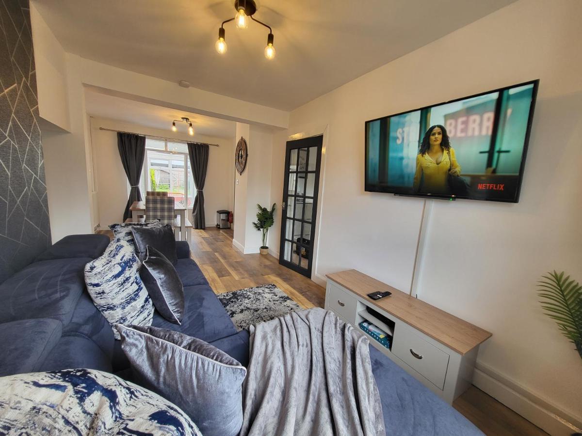 Cosy Home For Business, Contractors, Families Near Walsgrave Hospital, Supermarket Free Parking Apartment Coventry